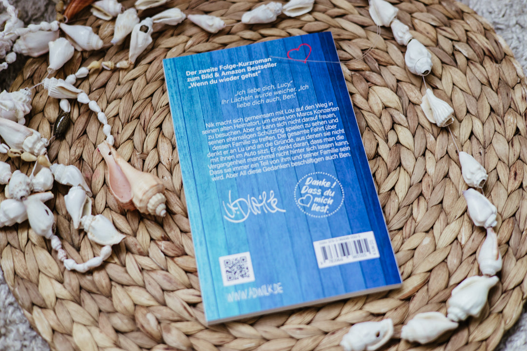 Taschenbuch »Lu & Nik. Und Ben. Zwei Jahre später.« von A.D. WiLK, in Szene gesetzt.