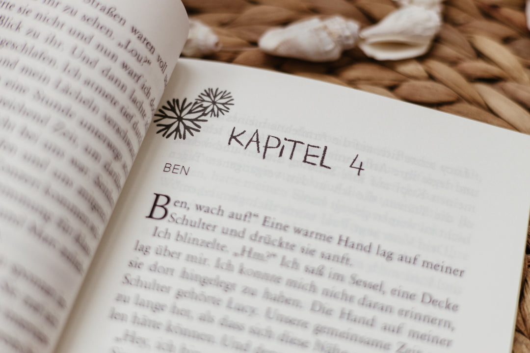 Taschenbuch »Lu & Nik. Und Ben. Zwei Jahre später.« von A.D. WiLK, in Szene gesetzt.