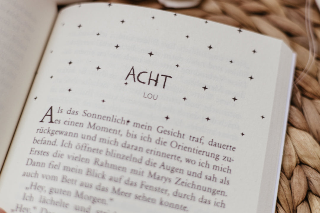 Taschenbuch »Lu & Nik. Vier Jahre später.« von A.D. WiLK, in Szene gesetzt.