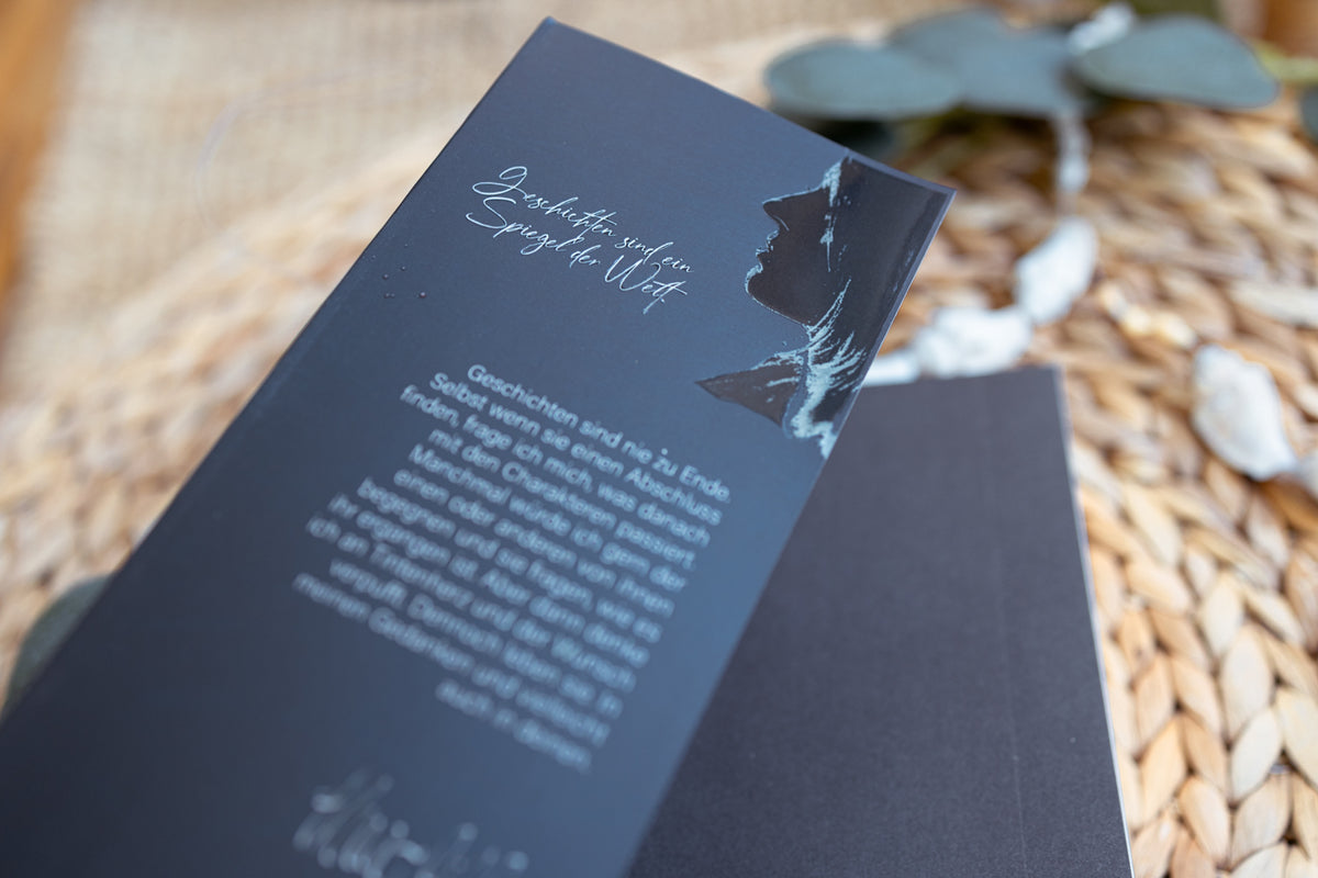 Taschenbuch »LARA. das Ende.« von THEA WiLK, in Szene gesetzt.