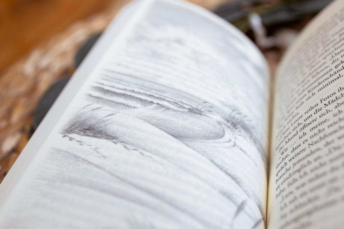Taschenbuch »LARA. das Ende.« von THEA WiLK, in Szene gesetzt.