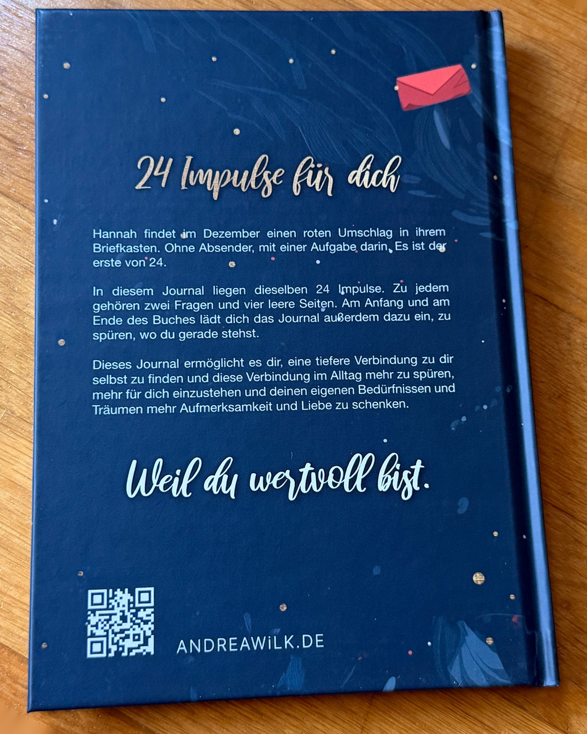 Rückseite des Journals von A.D. WiLK mit dem Klappentext »24 Impulse für dich«.
